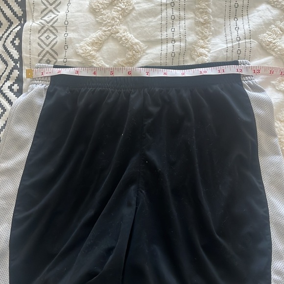 nike black and white athletic drawstring basketball shorts - Picture 7 of 8
